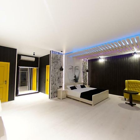 Captain Black Hotel Пицунда Екстериор снимка
