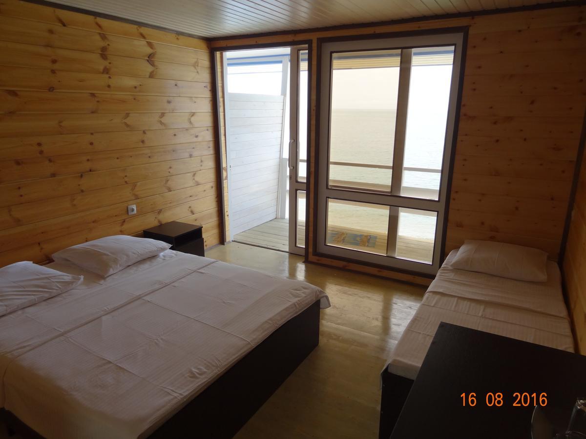 Captain Black Hotel Пицунда Екстериор снимка