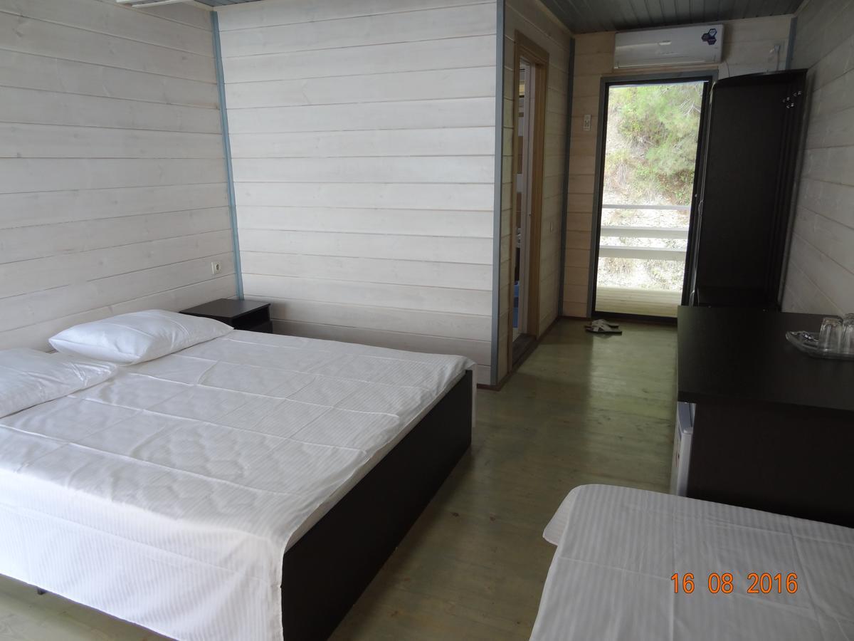 Captain Black Hotel Пицунда Екстериор снимка