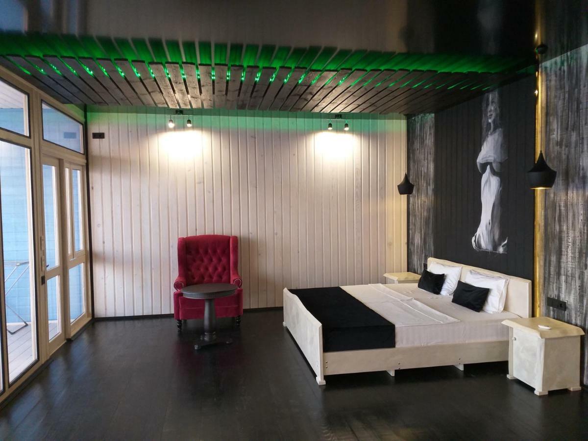 Captain Black Hotel Пицунда Екстериор снимка