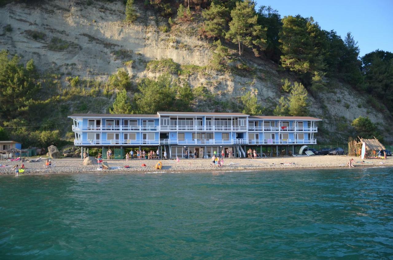 Captain Black Hotel Пицунда Екстериор снимка